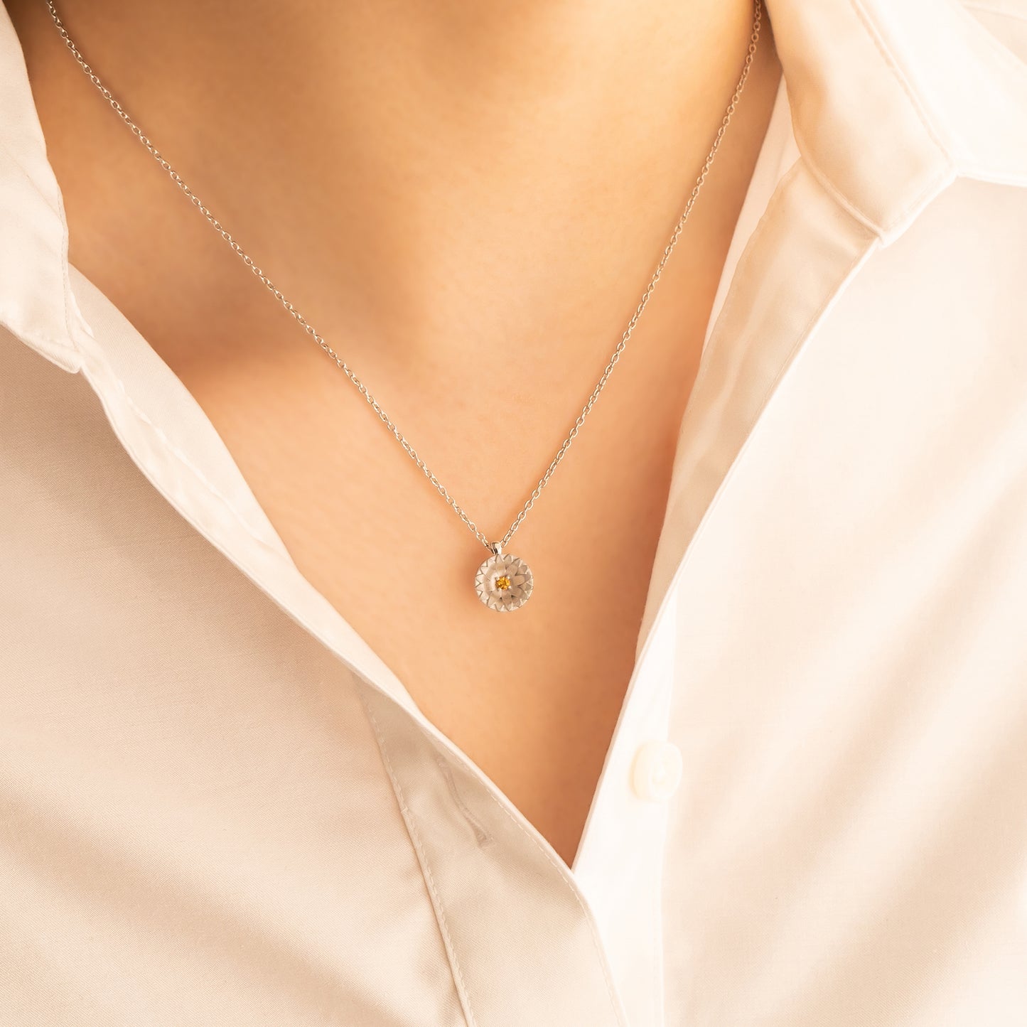 Levi's tea cup pendant:SILVER